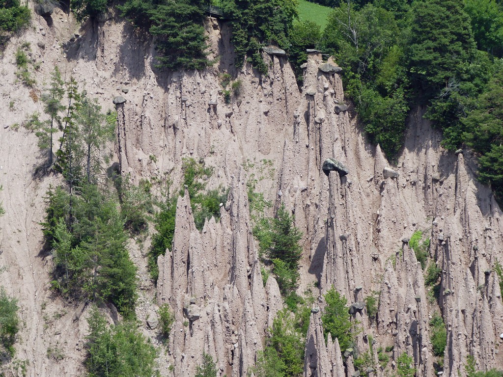 Piramidi di Terra