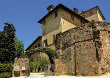 Castello della Manta